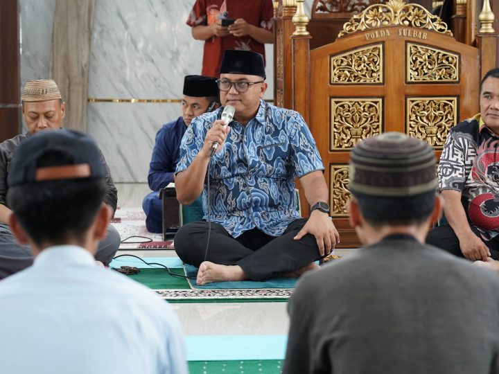 Jumat Berkah Polda Sulbar: Bersama Anak Yatim Panjatkan Doa untuk Negeri