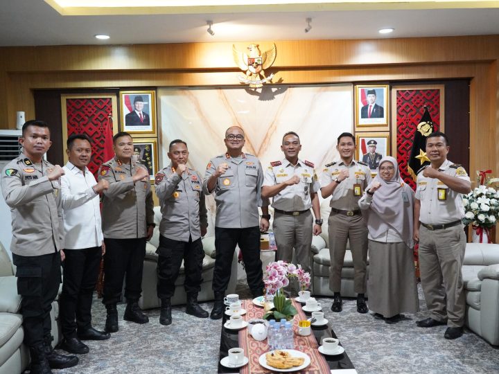 Kapolda Sulbar Tegaskan Hewan Keluar Daerah Wajib Lalui Karantina dan Lengkapi Dokumen