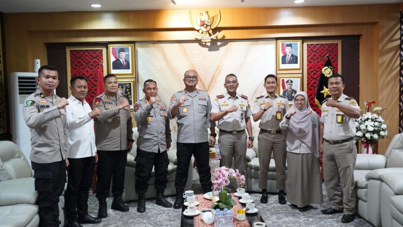 Kapolda Sulbar Tegaskan Hewan Keluar Daerah Wajib Lalui Karantina dan Lengkapi Dokumen