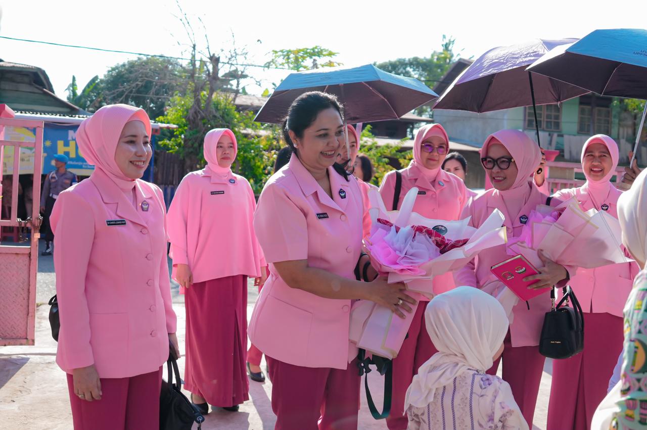 YKB Pusat Perkuat Kepedulian Pendidikan, Tebarkan Kasih di TK Kemala Bhayangkari 11 Polman