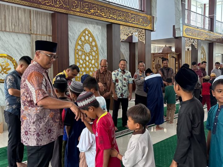 Polda Sulbar Jaga Nilai Spritual, Hadirkan Keberkahan Bersama Anak Yatim dan Santri