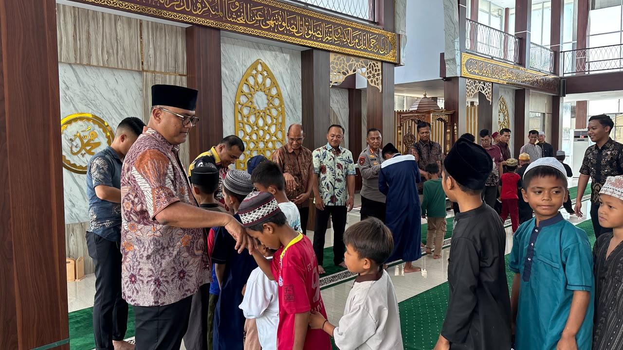 Polda Sulbar Jaga Nilai Spritual, Hadirkan Keberkahan Bersama Anak Yatim dan Santri