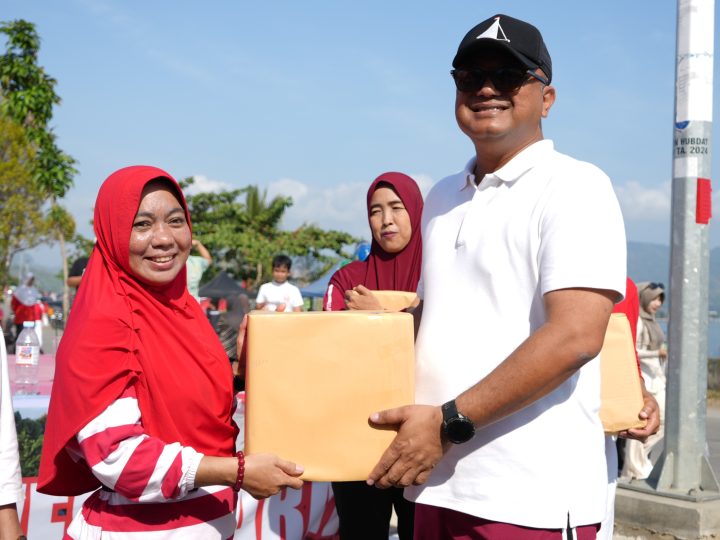 Kapolda Sulbar Baur Bersama Masyarakat di CFD, Meriahkan HUT ke-81 RI
