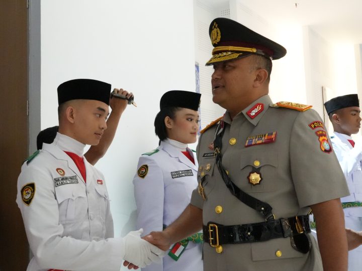 Kapolda Sulbar Beri Motivasi Putra-Putri Terbaik Pengibar Bendera Pusaka