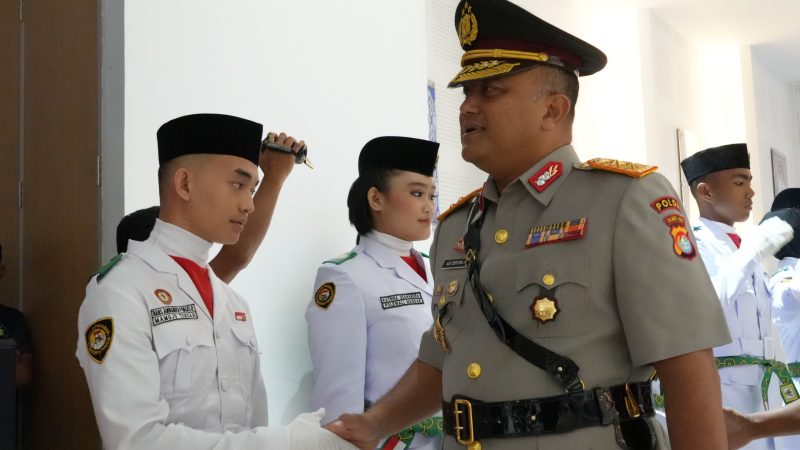 Kapolda Sulbar Beri Motivasi Putra-Putri Terbaik Pengibar Bendera Pusaka