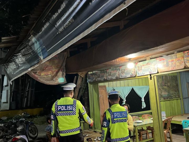 Di Balik Gelapnya Malam, Polantas Polda Sulbar Hadir Menjaga Warga