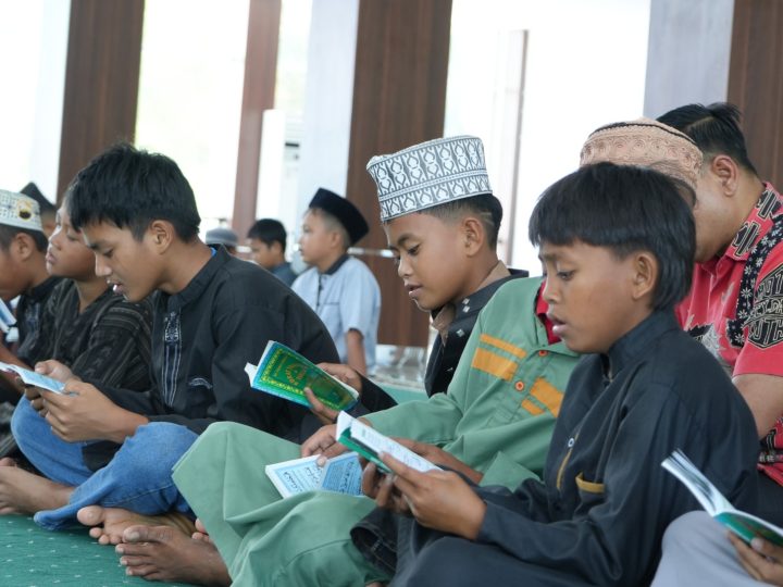 Polda Sulbar Isi Hari Juang Polri dengan Yasinan, Doa Bersama dan Santunan Anak Yatim