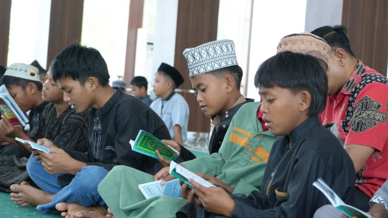 Polda Sulbar Isi Hari Juang Polri dengan Yasinan, Doa Bersama dan Santunan Anak Yatim