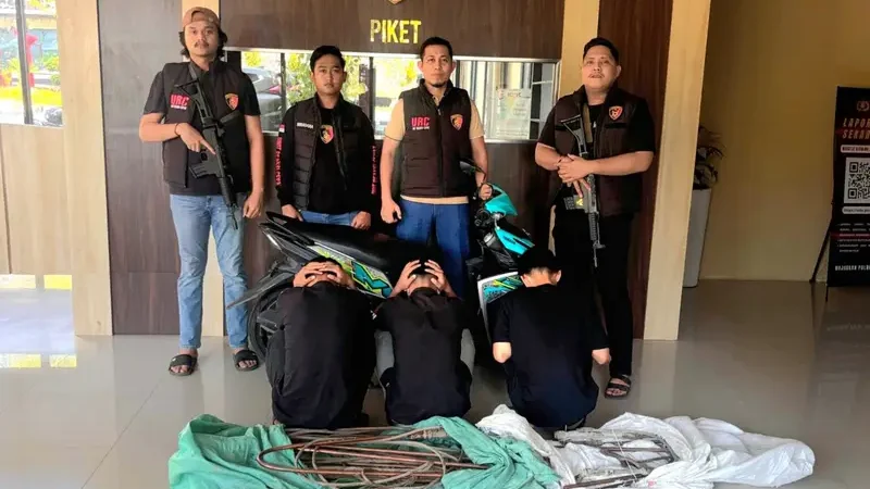 Tiga Pelaku Pencurian Komponen Menara PLN Dibekuk, Polda Sulbar Amankan Sejumlah Barang Bukti