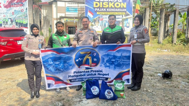 Ditlantas Polda Sulbar Tebar Kebaikan Lewat Bakti Sosial dan Anjangsana