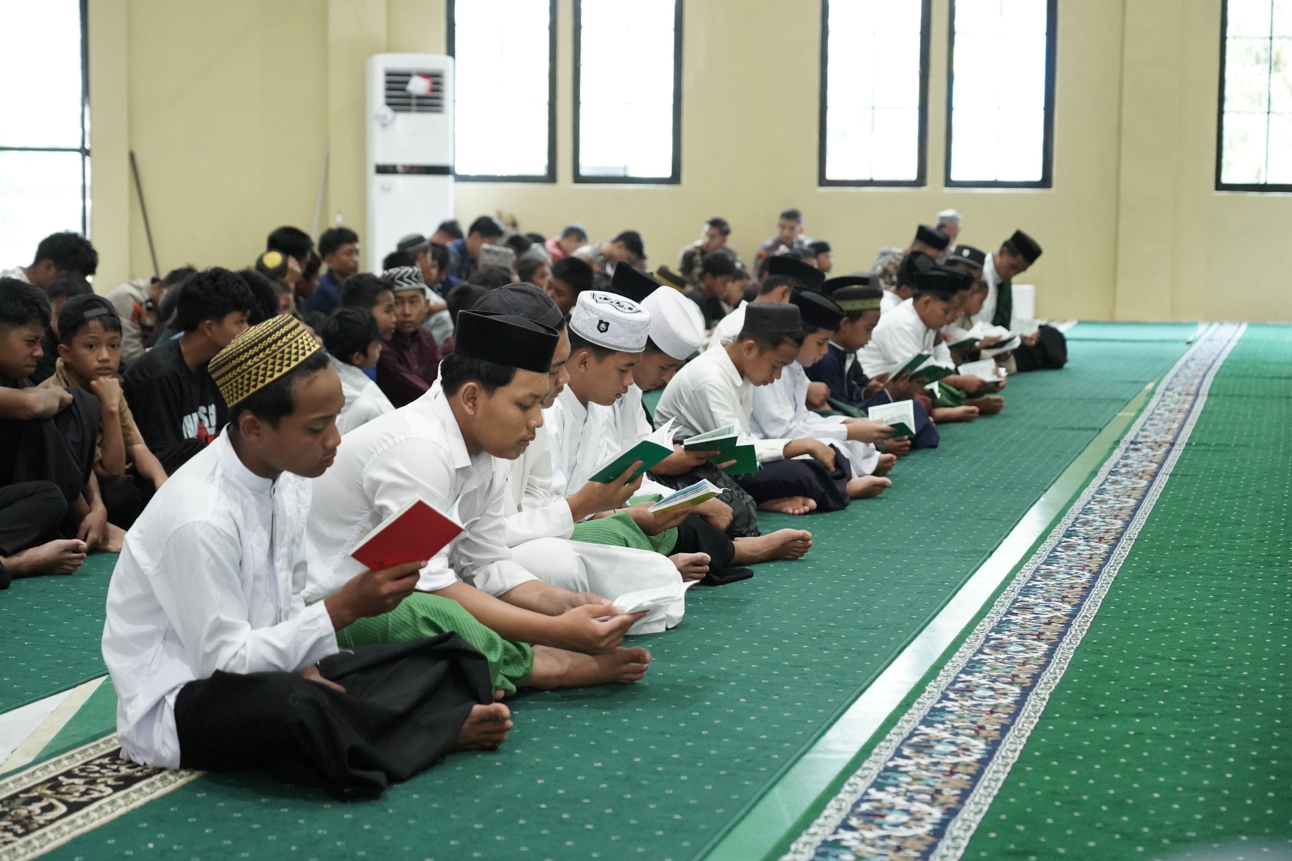Untaian Doa di Balik Senyuman Anak Yatim, Jadi Program Rutin Polda Sulbar