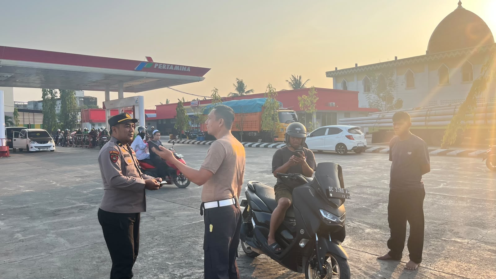 Cegah Keributan Antrean Solar, Polresta Mamuju Perkuat Patroli dan Koordinasi dengan SPBU