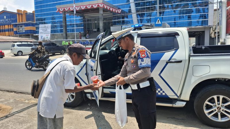Polantas Polda Sulbar Berbagi, Hapus Lelah Pejuang Jalanan Mamuju