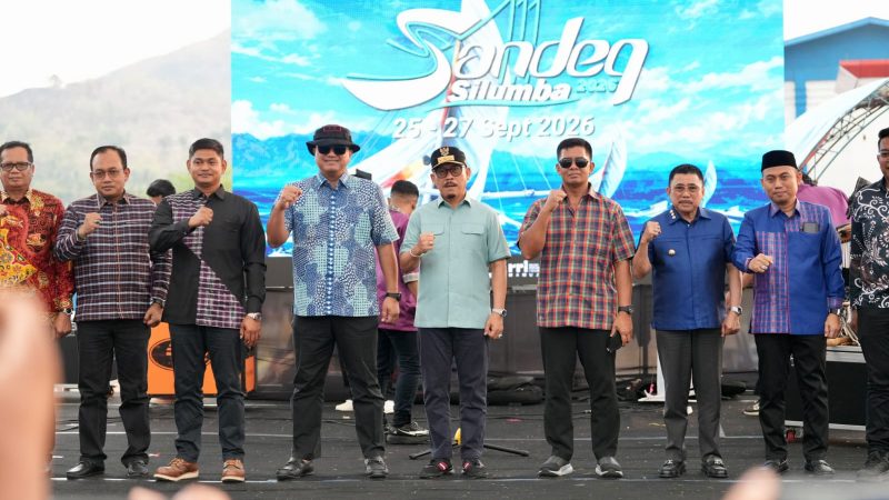 Kapolda Sulbar Hadiri Sandeq Silumba 2026, Gubernur: Ini Jati Diri Orang Mandar