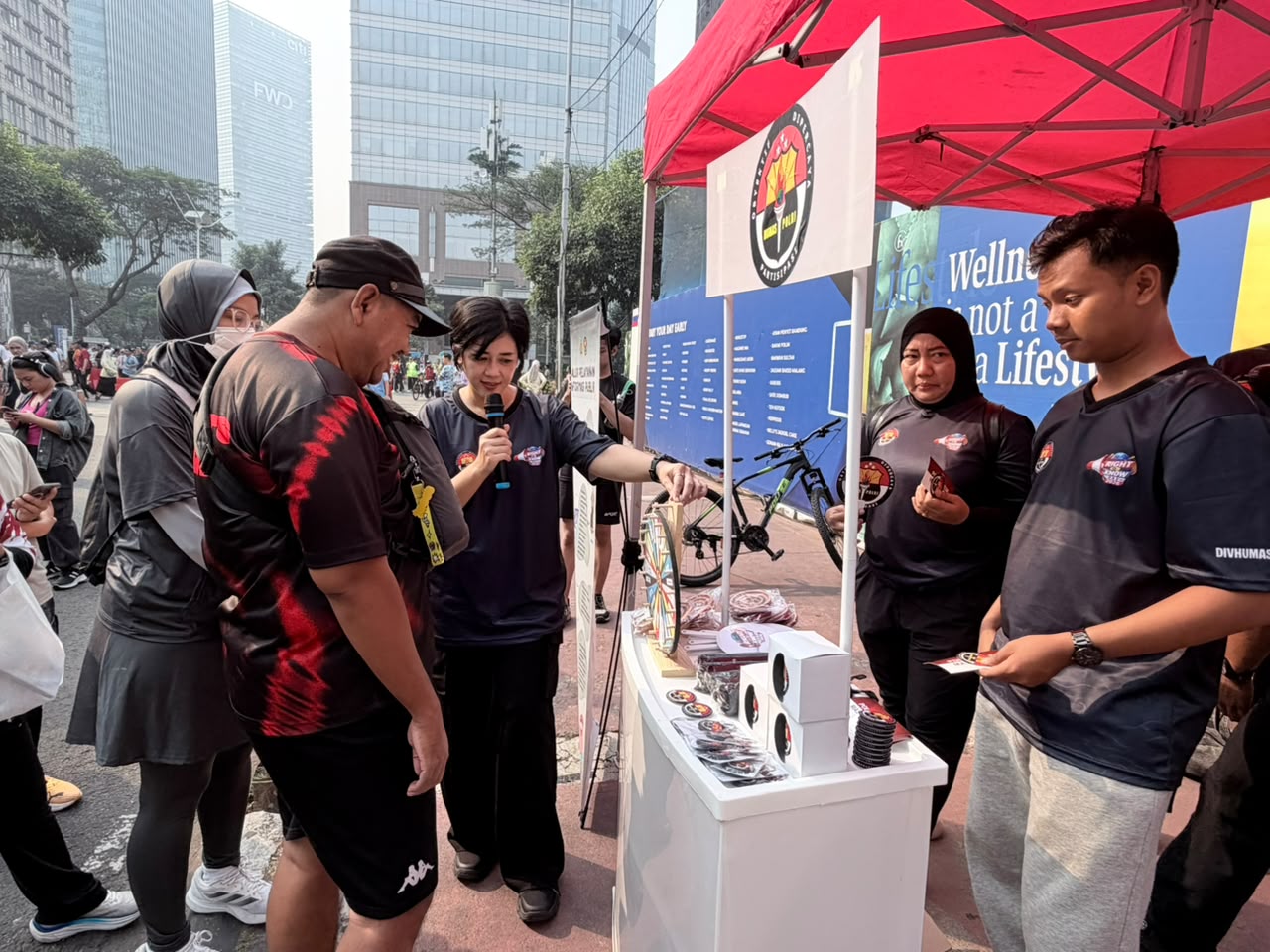 Game Spin Wheel Berhadiah Ramaikan Sosialisasi Hak untuk Tahu di CFD Jakarta