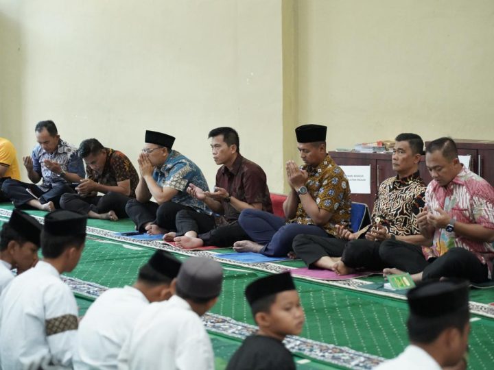 Sambut Jendral Suyudi, Polda Sulbar Bersama Anak Yatim Titip Doa untuk Bhayangkara yang Semakin Amanah dan Diberkahi