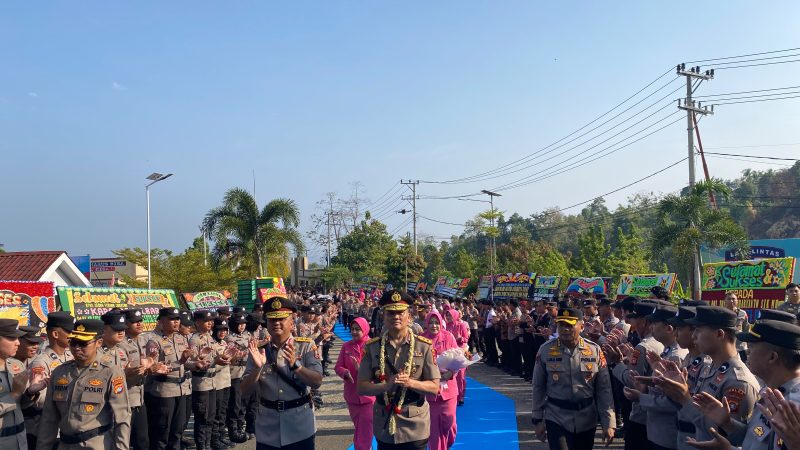 Tradisi Penyambutan Kapolda Sulbar Perkuat Kebersamaan dan Semangat Melayani Masyarakat