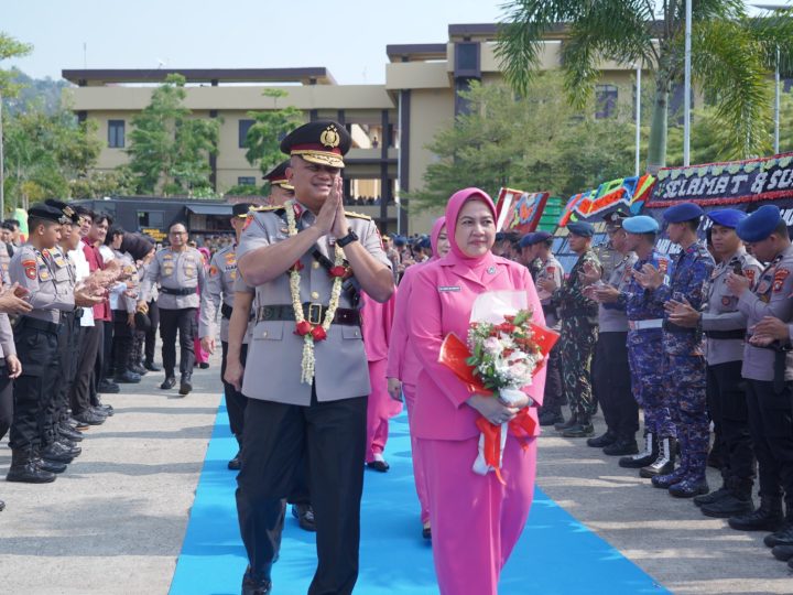 Doa Penuh Kehangatan Iringi Langkah Pamit Irjen Pol Adi Deriyan Jayamarta