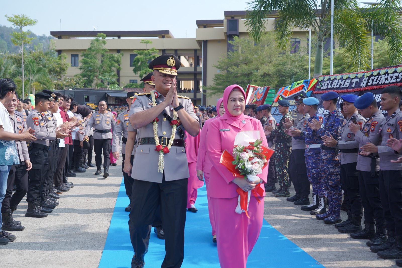 Doa Penuh Kehangatan Iringi Langkah Pamit Irjen Pol Adi Deriyan Jayamarta