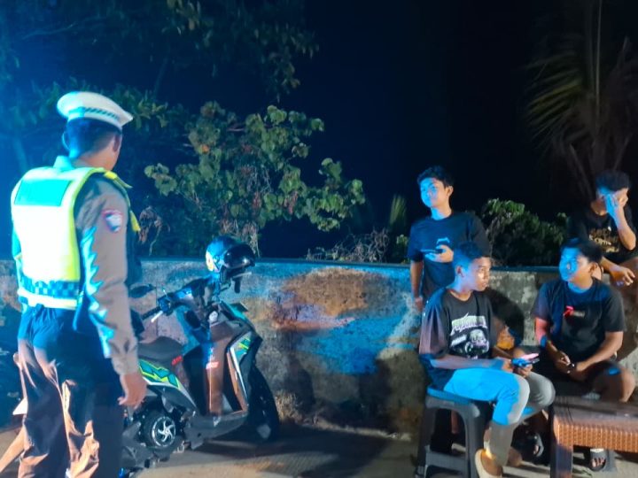 Polantas Karib Polda Sulbar, Patroli di Titik Rawan dengan Edukasi Keselamatan