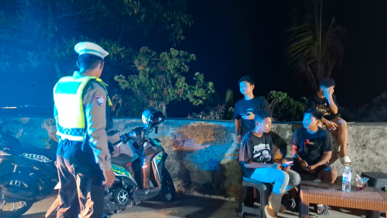 Polantas Karib Polda Sulbar, Patroli di Titik Rawan dengan Edukasi Keselamatan