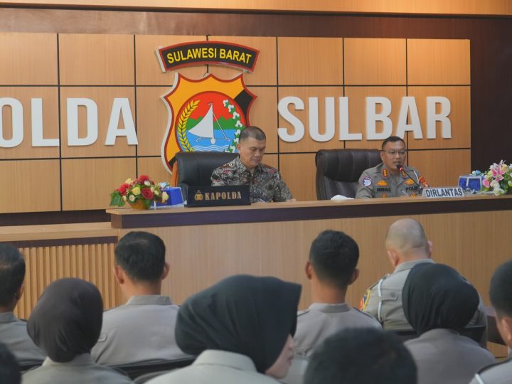 Wujudkan Polisi Bersama Masyarakat, Kapolda Sulbar Tekankan Pelayanan Bersih dan Polantas Humanis