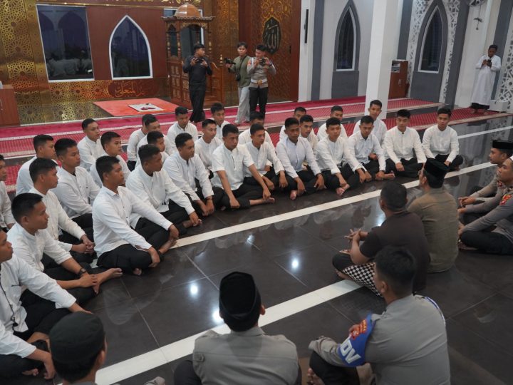 Lewat Subuh Keliling, Polda Sulbar Ingatkan Bintara Remaja Bahaya Judol dan Pinjol