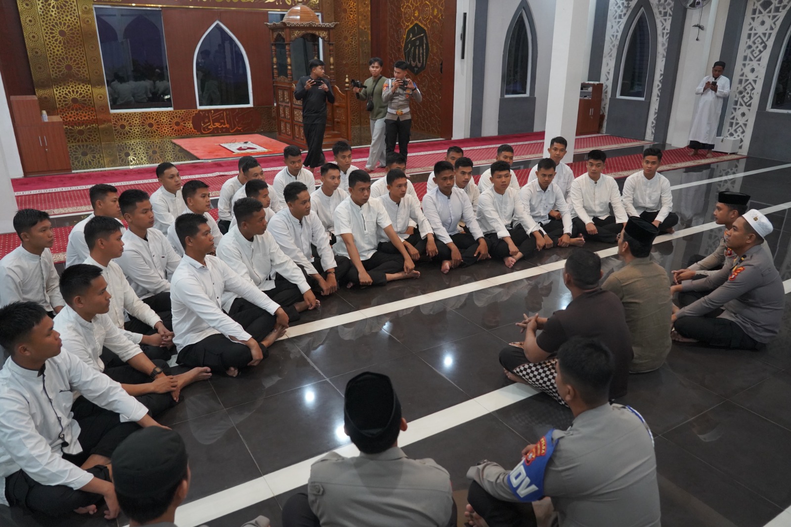 Lewat Subuh Keliling, Polda Sulbar Ingatkan Bintara Remaja Bahaya Judol dan Pinjol