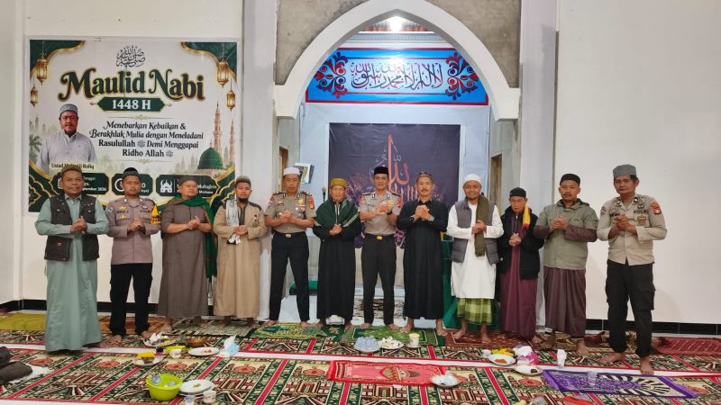 Dekatkan Diri ke Masyarakat, Jajaran Polres Mamasa Gelar Subuh Keliling