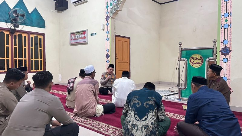 Serap Aspirasi, Kapolres Mamuju Tengah Pimpin Subuh Keliling di Tobadak