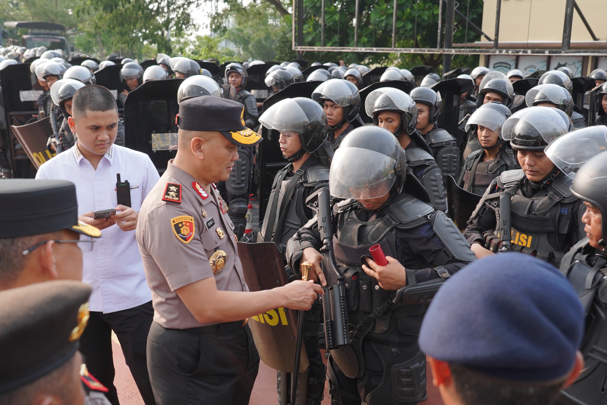 Siap Mengawal Aspirasi dan Tangani Karhutla, Kapolda Sulbar Cek Langsung Kesiapan Personel dan Sarpras