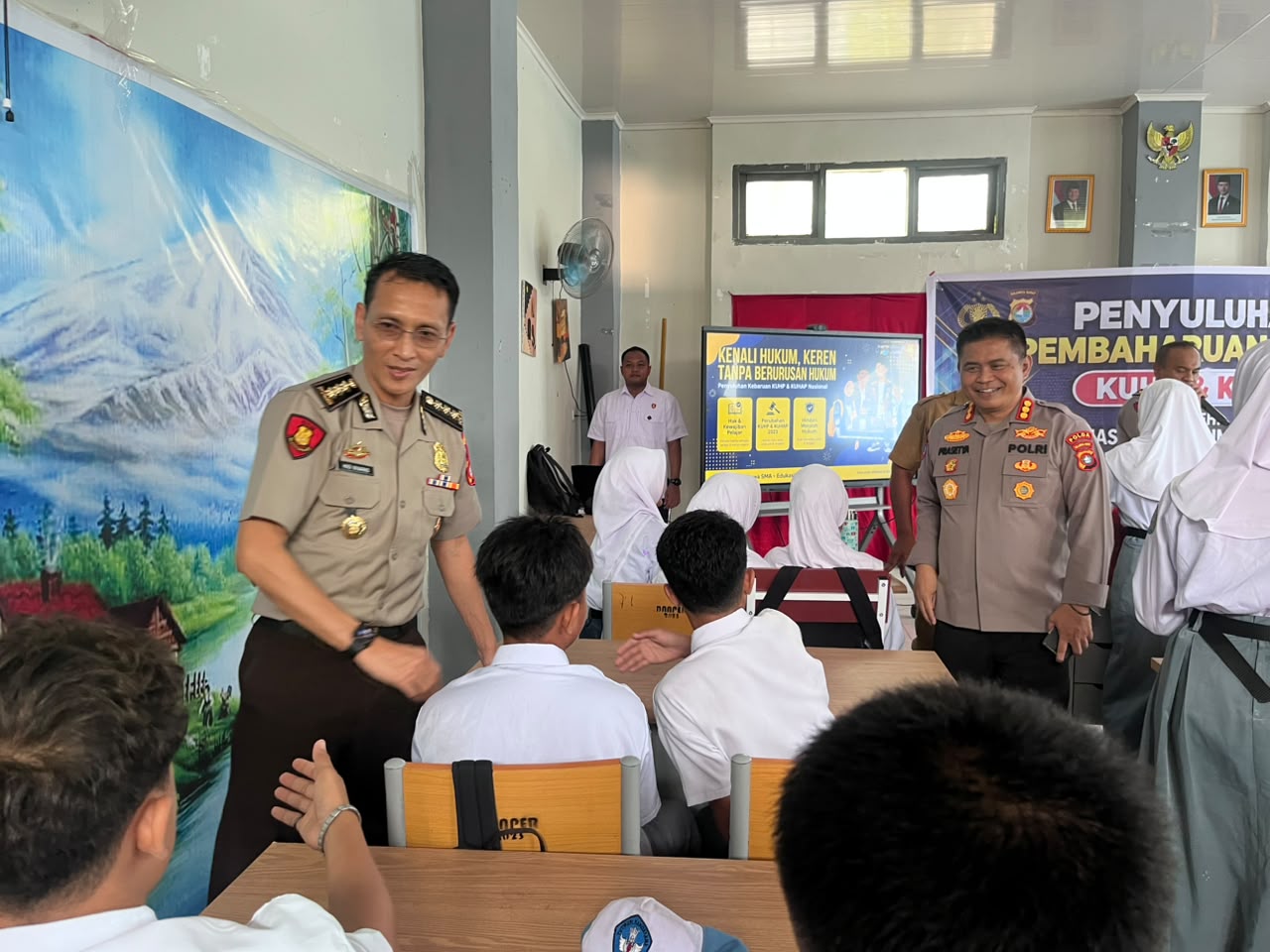 Edukasi Hukum Sejak Dini, Ditbinmas dan Bidkum Polda Sulbar Bedah KUHP-KUHAP