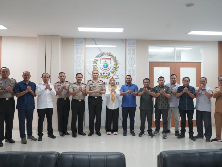 Kunjungan ke Kantor DPRD, Kapolda Sulbar Tegaskan Komitmen Kawal Aspirasi